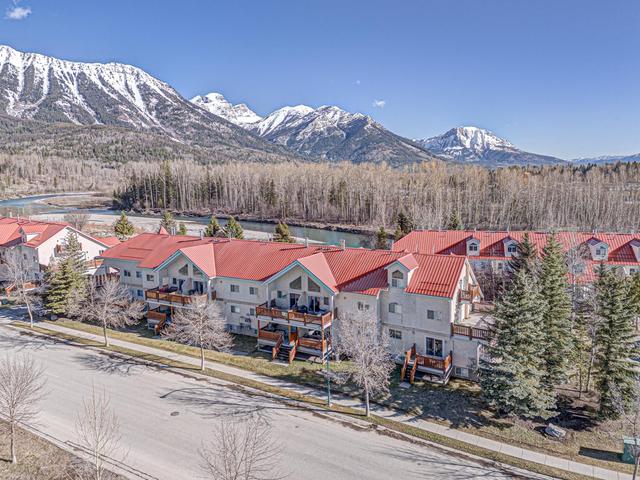 517/519 - 500 Riverside Way, Condo with 3 bedrooms, 2 bathrooms and null parking in Fernie BC | Image 25