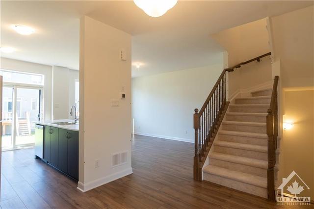 513 Winterset Road, Townhouse with 3 bedrooms, 4 bathrooms and 2 parking in Ottawa ON | Image 5
