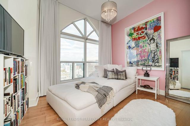 lrg 7 - 7 Lorraine Dr, Condo with 2 bedrooms, 3 bathrooms and 2 parking in Toronto ON | Image 31