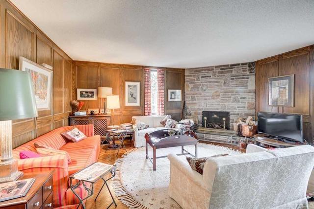 3 - 60 Old Mill Rd, Condo with 3 bedrooms, 3 bathrooms and 2 parking in Toronto ON | Image 9