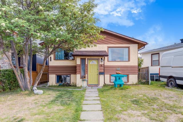 6421 Bowwood Drive Nw, House detached with 4 bedrooms, 2 bathrooms and 2 parking in Calgary AB | Image 1