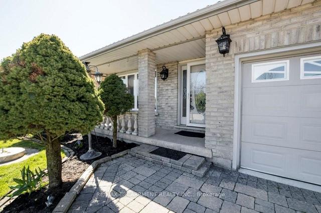 37 Skyview Dr, House detached with 3 bedrooms, 2 bathrooms and 3 parking in Hamilton ON | Image 34