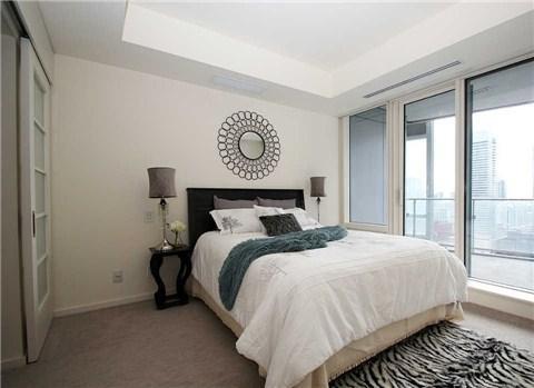 2703 - 180 University Ave, Condo with 1 bedrooms, 2 bathrooms and 1 parking in Toronto ON | Image 6