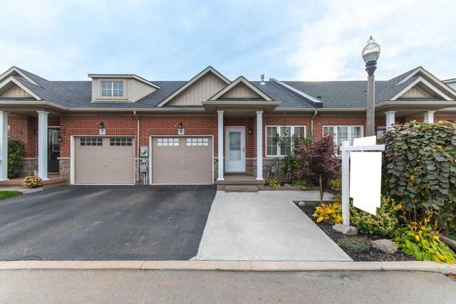 9 Serena Cres, House attached with 2 bedrooms, 3 bathrooms and 3 parking in Hamilton ON | Image 1