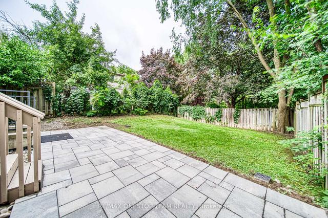 17 Kenneth Ave, House detached with 4 bedrooms, 5 bathrooms and 4 parking in Toronto ON | Image 28
