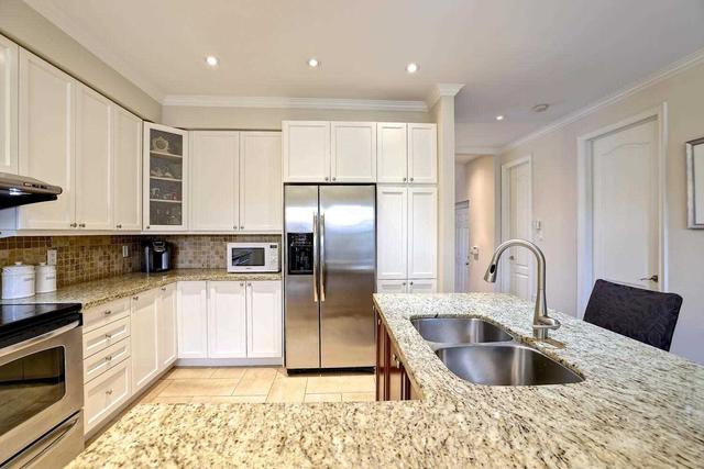 6 - 2460 Glengarry Rd, Condo with 4 bedrooms, 4 bathrooms and 4 parking in Mississauga ON | Image 2