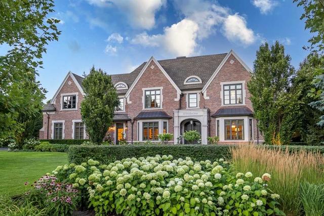 810 Woodland Acre Cres, House detached with 5 bedrooms, 10 bathrooms and 12 parking in Vaughan ON | Card Image