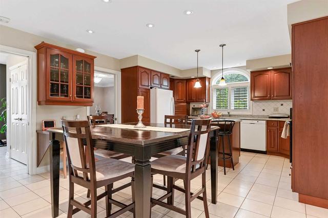 7656 St. Augustine Cres, House detached with 4 bedrooms, 4 bathrooms and 6 parking in Niagara Falls ON | Image 2