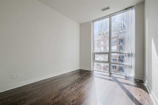 919 - 825 Church St, Condo with 1 bedrooms, 1 bathrooms and 1 parking in Toronto ON | Image 2