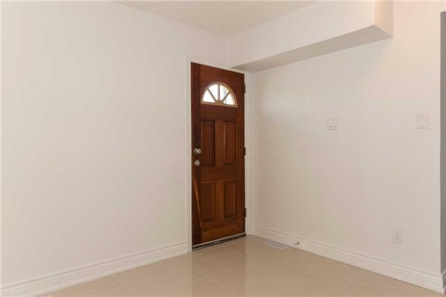 1127 Finch Ave E, Townhouse with 3 bedrooms, 4 bathrooms and null parking in Toronto ON | Image 4