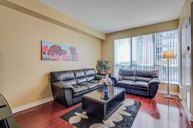 th 309 - 36 Lee Centre Dr, Condo with 2 bedrooms, 2 bathrooms and 1 parking in Toronto ON | Image 1