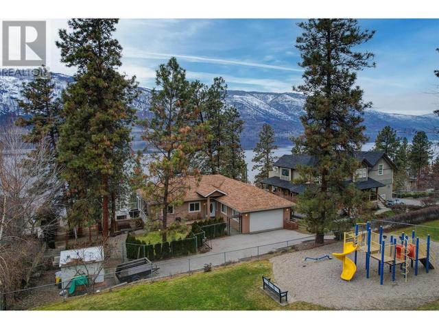 2188 Bennett Road, House detached with 4 bedrooms, 3 bathrooms and 4 parking in Kelowna BC | Image 42