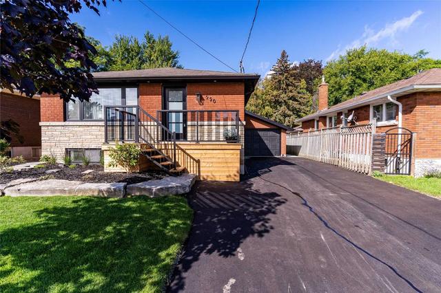 220 West 18th St W, House detached with 3 bedrooms, 2 bathrooms and 5 parking in Hamilton ON | Image 1