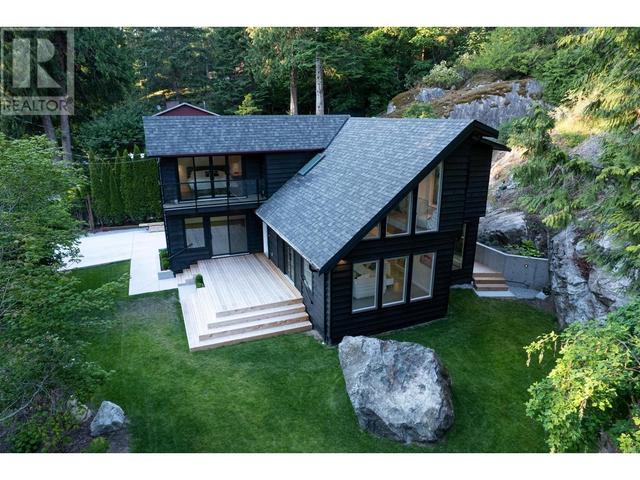 8590 Redrooffs Road, House detached with 4 bedrooms, 2 bathrooms and 4 parking in Sunshine Coast B BC | Image 1