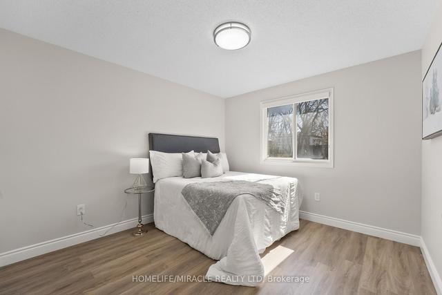 72 Chrysler Cres, House detached with 3 bedrooms, 3 bathrooms and 3 parking in Cambridge ON | Image 24
