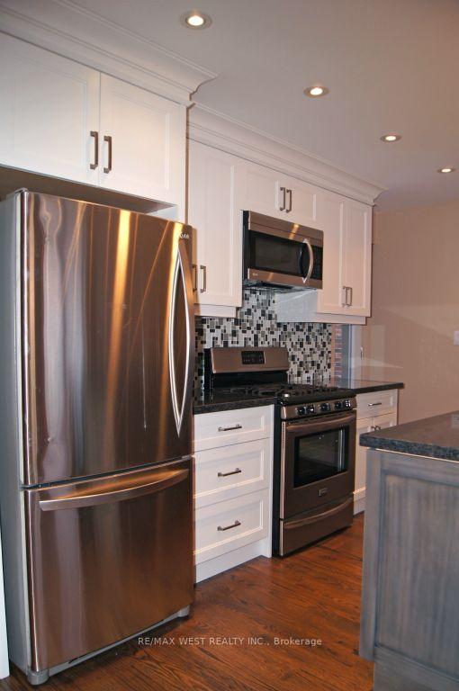 111 Lippincott St, House detached with 5 bedrooms, 3 bathrooms and 2 parking in Toronto ON | Image 34
