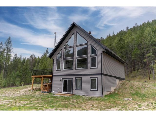 4165 Highway 93, House detached with 3 bedrooms, 1 bathrooms and null parking in East Kootenay B BC | Image 3