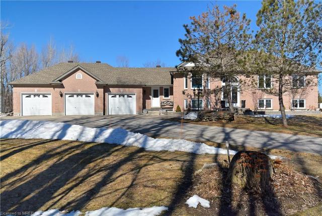 9176 Halton Erin Townline Road, House detached with 5 bedrooms, 2 bathrooms and 13 parking in Erin ON | Image 4