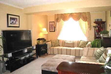 1206 - 330 Mccowan Rd, Condo with 2 bedrooms, 2 bathrooms and 1 parking in Toronto ON | Image 1