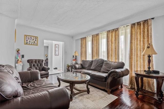 49 Abbeville Rd, House detached with 3 bedrooms, 3 bathrooms and 4 parking in Toronto ON | Image 21