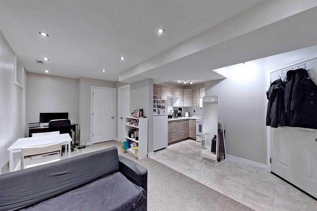 17 Fourteenth St, House detached with 3 bedrooms, 2 bathrooms and 0 parking in Toronto ON | Image 5