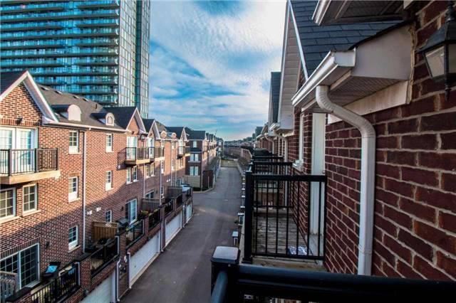 Th50 - 111 The Queensway Ave, Townhouse with 3 bedrooms, 2 bathrooms and 1 parking in Toronto ON | Image 18