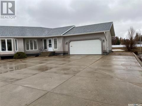 4 - 66 Russell Drive, House attached with 3 bedrooms, 2 bathrooms and null parking in Yorkton SK | Card Image