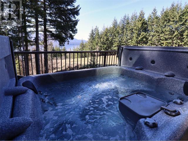 2589 Airstrip Road, House detached with 3 bedrooms, 3 bathrooms and 2 parking in Columbia Shuswap F BC | Image 61