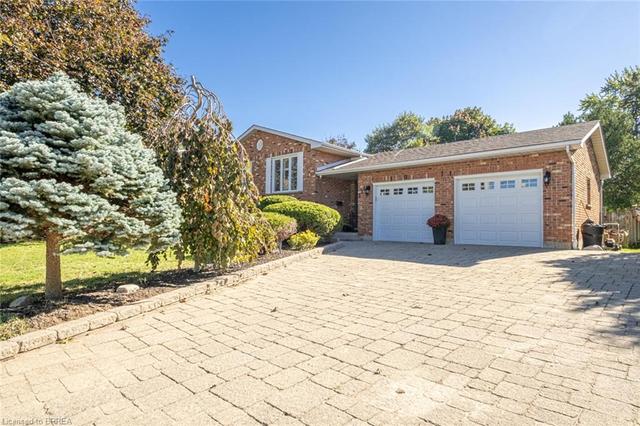 121 Tollgate Road, House detached with 4 bedrooms, 2 bathrooms and 8 parking in Brantford ON | Image 3