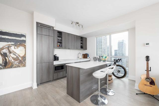 2710 - 101 Erskine Ave, Condo with 2 bedrooms, 3 bathrooms and 1 parking in Toronto ON | Image 16