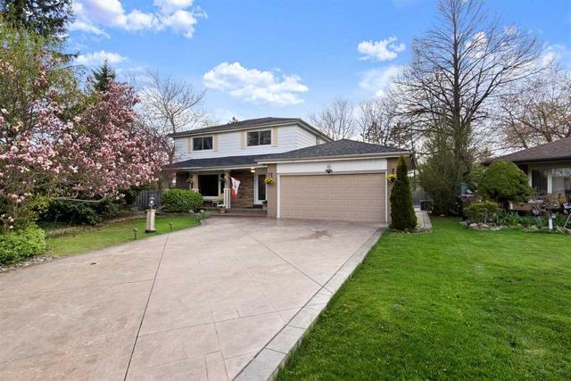 11 Cotswold Crt, House detached with 3 bedrooms, 3 bathrooms and 6 parking in Brampton ON | Image 1
