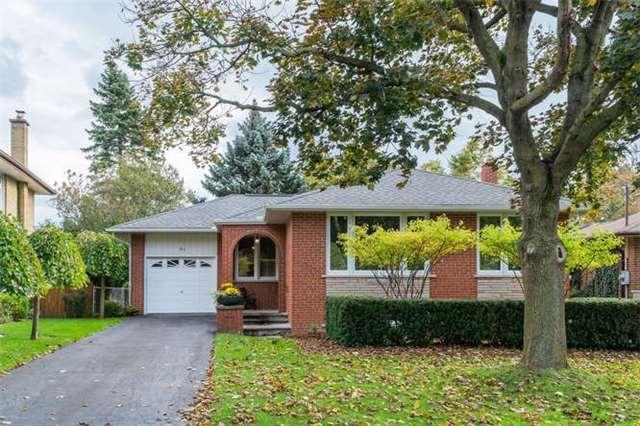 81 Sweeney Dr, House detached with 3 bedrooms, 2 bathrooms and 3 parking in Toronto ON | Image 1