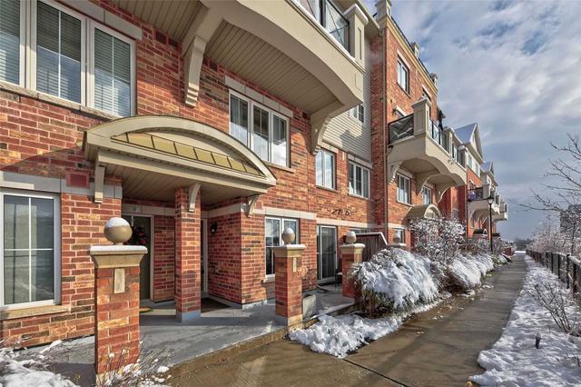 3 - 35 Hays Blvd, Townhouse with 2 bedrooms, 2 bathrooms and 1 parking in Oakville ON | Image 1