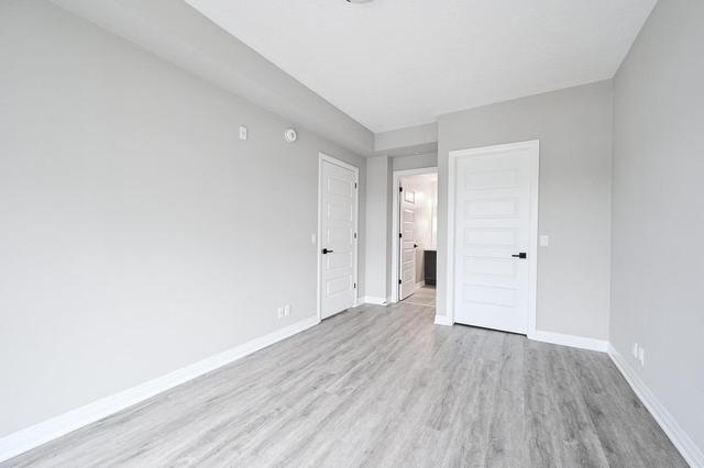 404 - 128 Grovewood Common, Condo with 2 bedrooms, 2 bathrooms and 1 parking in Oakville ON | Image 4
