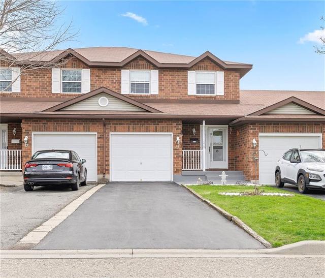 15 Wilmot Young Place, Townhouse with 3 bedrooms, 2 bathrooms and 2 parking in Brockville ON | Image 2