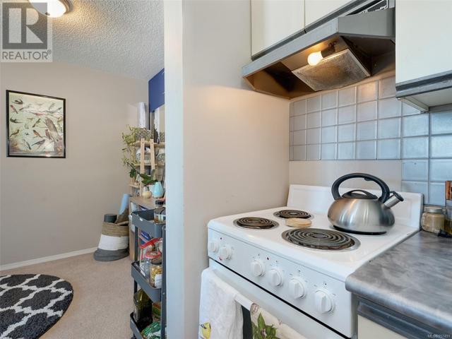 1006 - 1630 Quadra St, Condo with 1 bedrooms, 1 bathrooms and null parking in Victoria BC | Image 12