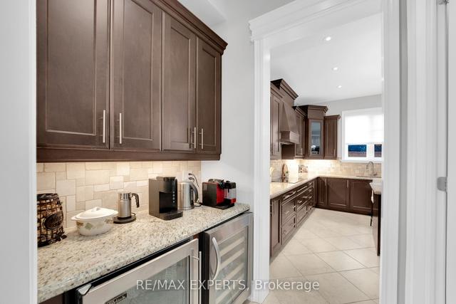 128 Orleans Circ, House detached with 4 bedrooms, 5 bathrooms and 10 parking in Vaughan ON | Image 36