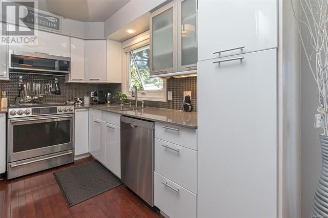 2281 Henlyn Dr, House detached with 3 bedrooms, 2 bathrooms and 3 parking in Sooke BC | Image 22