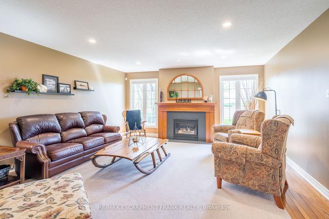 195 Alderlea Ave, House detached with 3 bedrooms, 3 bathrooms and 4 parking in Hamilton ON | Image 37