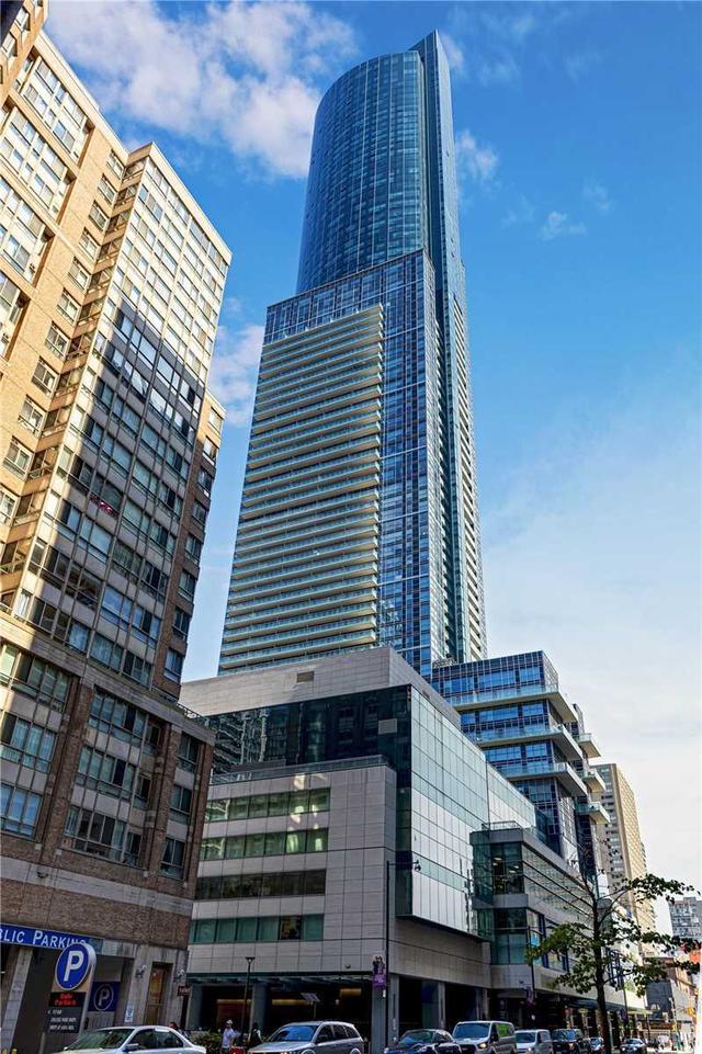 7105 - 388 Yonge St, Condo with 3 bedrooms, 2 bathrooms and 1 parking in Toronto ON | Image 22