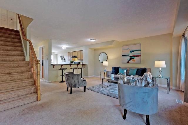 19 - 105 Pinnacle Dr, Townhouse with 3 bedrooms, 3 bathrooms and 2 parking in Kitchener ON | Image 2