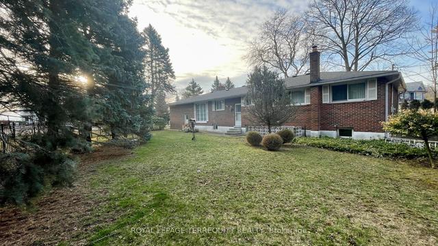 139 Sandwell Dr, House detached with 4 bedrooms, 3 bathrooms and 7 parking in Oakville ON | Image 32