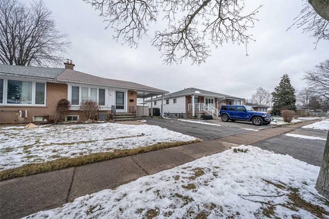 790 Krosno Blvd, House semidetached with 6 bedrooms, 2 bathrooms and 3 parking in Pickering ON | Image 12