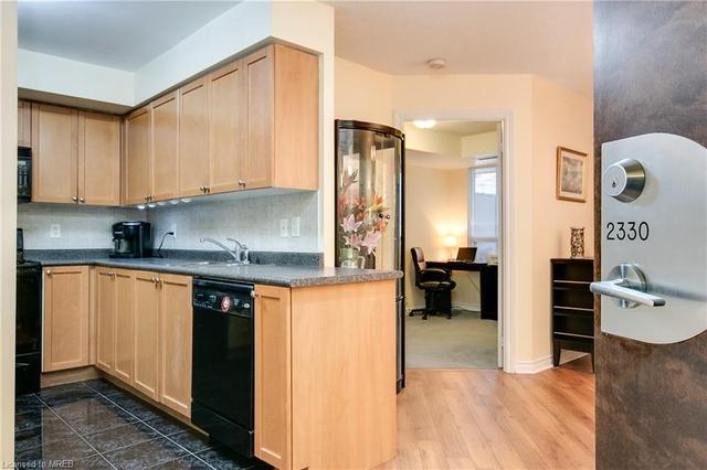 2330 - 3888 Duke Of York Boulevard, House attached with 2 bedrooms, 2 bathrooms and 2 parking in Mississauga ON | Image 22