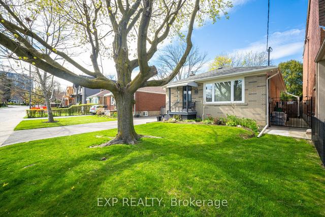 54 William St, House detached with 3 bedrooms, 2 bathrooms and 5 parking in Toronto ON | Image 12