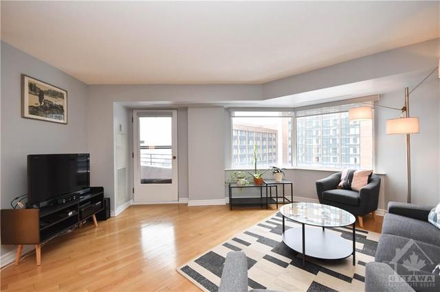 809 - 151 Bay Street, Condo with 3 bedrooms, 2 bathrooms and 1 parking in Ottawa ON | Image 7