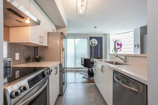 404 - 97 Lawton Blvd, Condo with 1 bedrooms, 1 bathrooms and 1 parking in Toronto ON | Image 13