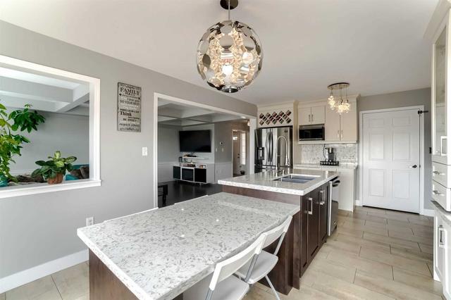 30 Birch Lake Crt, House detached with 4 bedrooms, 4 bathrooms and 3 parking in Brampton ON | Image 5