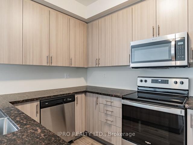 3 - 628 Rexdale Blvd, Townhouse with 3 bedrooms, 3 bathrooms and 1 parking in Toronto ON | Image 2