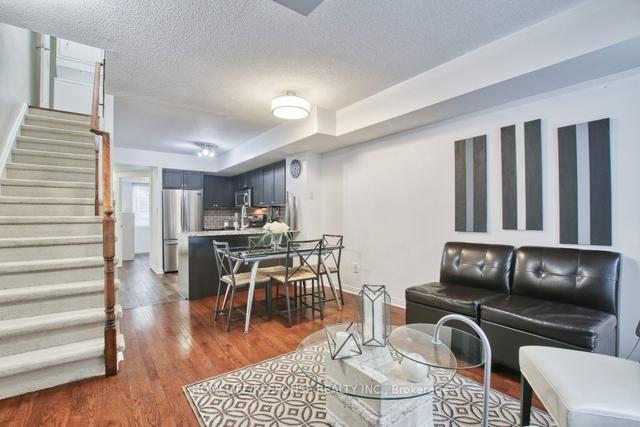149 - 35 Elsie Lane, Townhouse with 3 bedrooms, 2 bathrooms and 0 parking in Toronto ON | Image 3